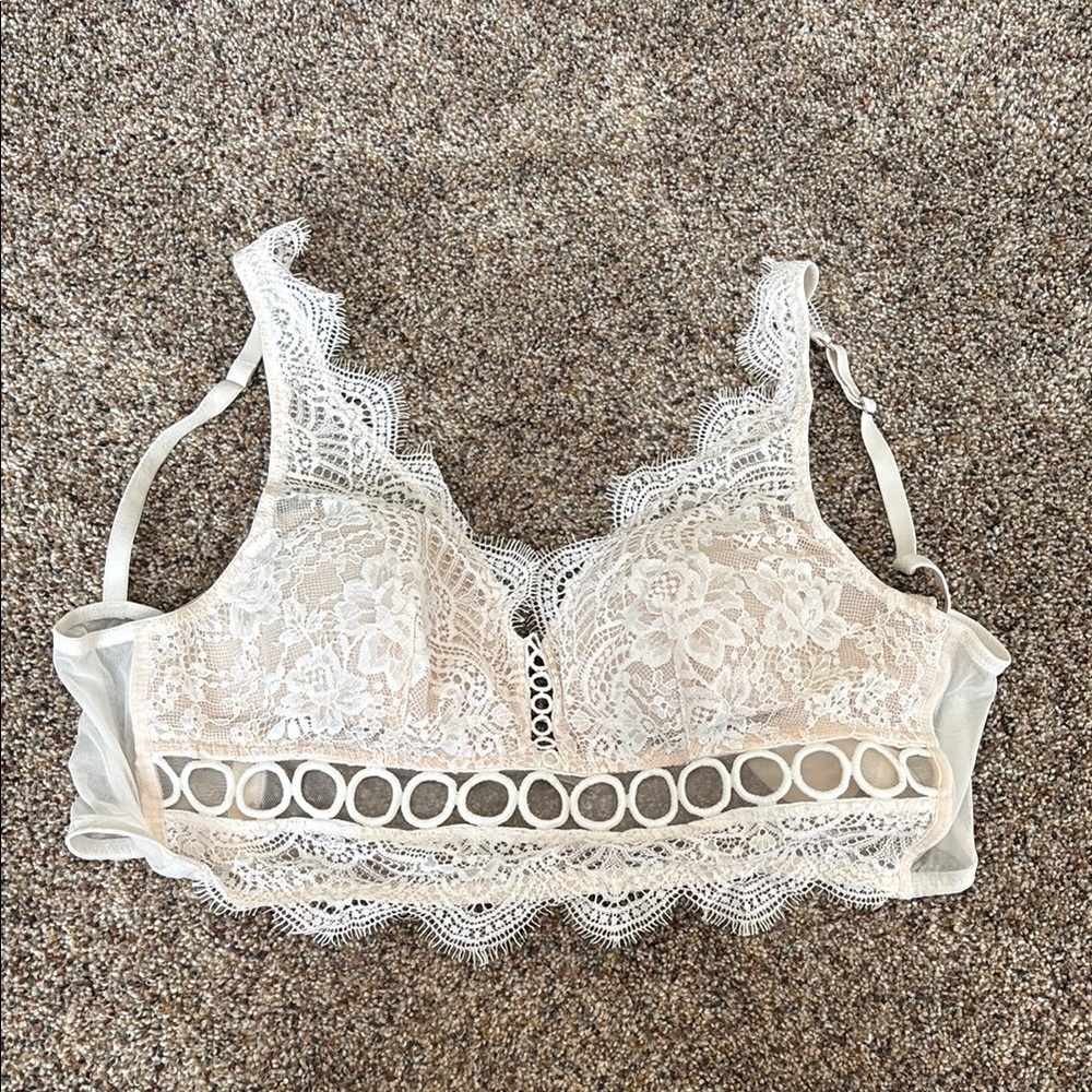 Elegant Lace Bralette in White